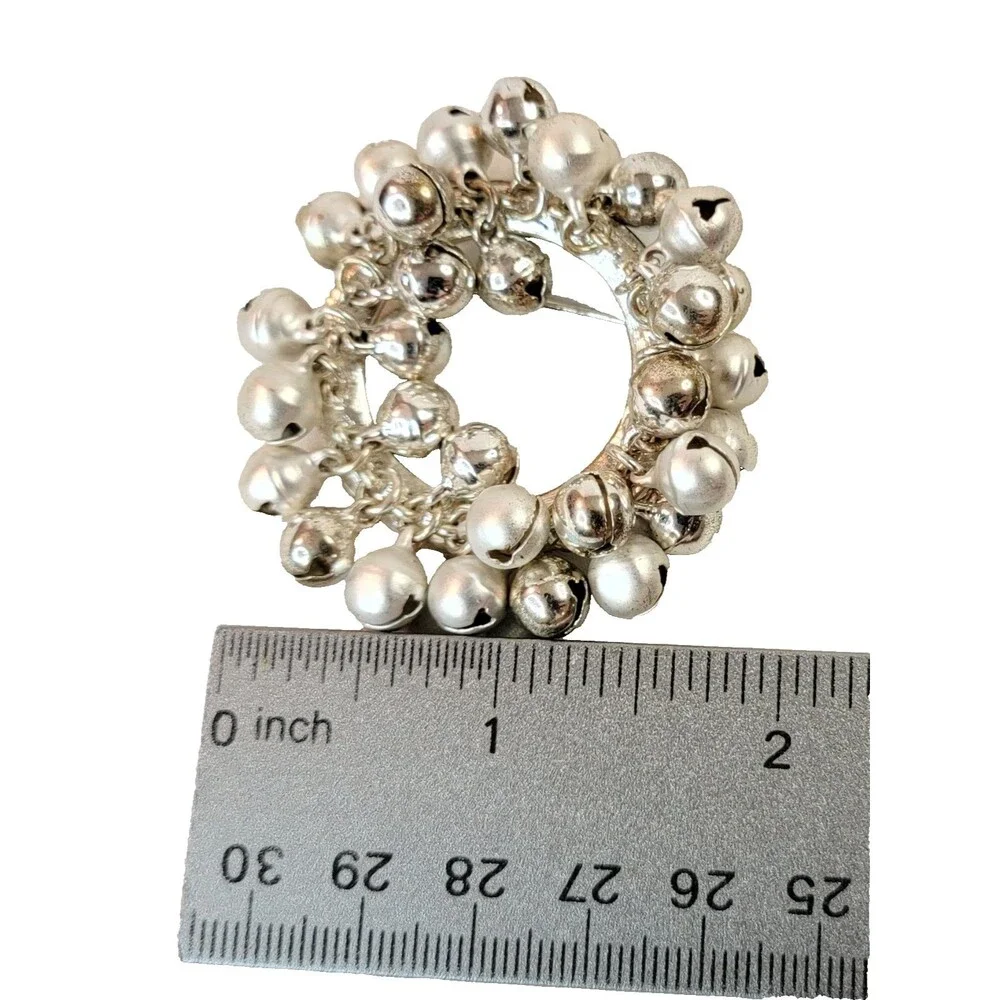 1980's Jingling Bell Wreath Brooch Pin Christmas Silver Tone Vintage 2